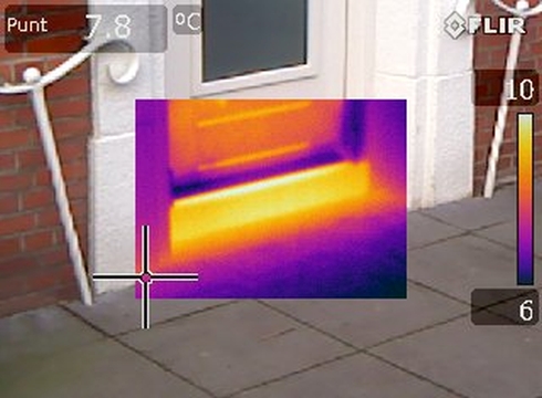 Koudebrug van een deurdorpel