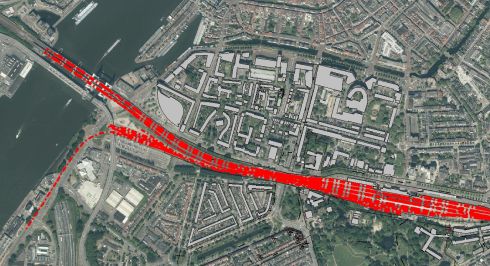 Bouwen langs een drukke weg (spoorlijn)